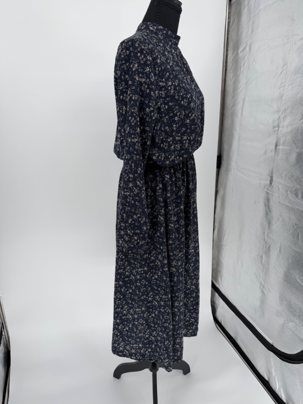 Button Navy Blue Calico‎ Floral Mock Neck Long Sleeve Midi Dress - Picture 5 of 9